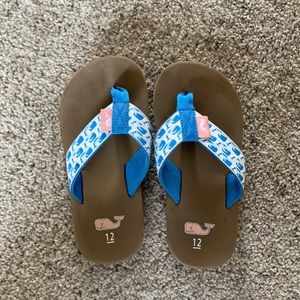Girls size 12 Vineyard Vines sandals flip flops